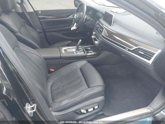 WBA7T2C09LGL17927 BMW 740I