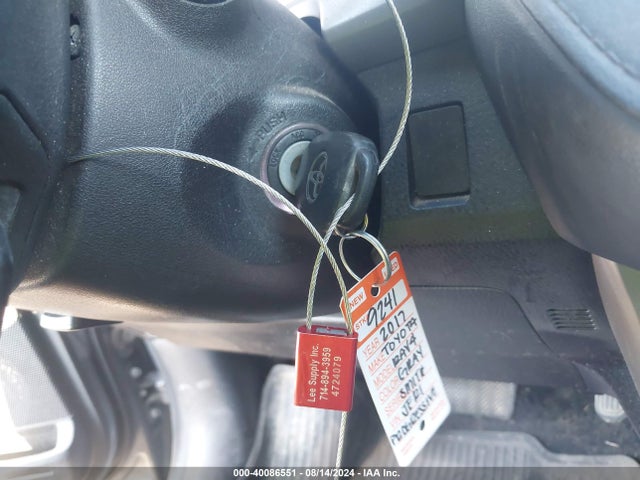 Toyota RAV4 LE 2017 2T3ZFREV9HW324523 Image 11