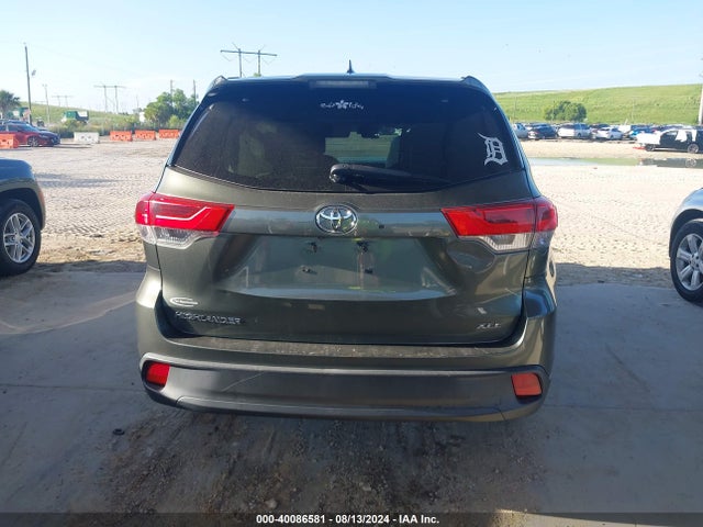 Toyota Highlander Xle 2018 5TDKZRFH3JS250458 Image 16