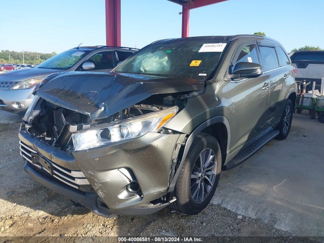 Toyota Highlander Xle 2018 5TDKZRFH3JS250458 Image 2