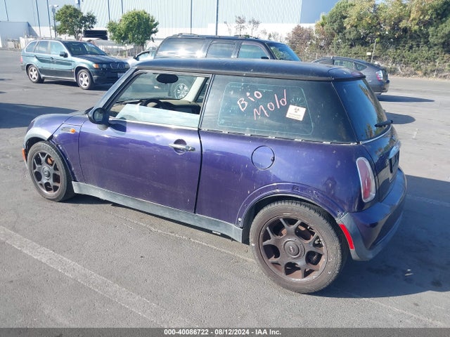 2005 MINI COOPER WMWRC335X5TK63235 Photo 2