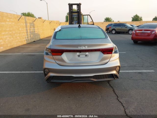 3KPF24AD3NE475881 KIA Forte Lxs