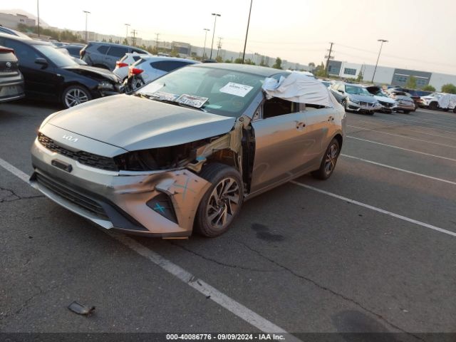 3KPF24AD3NE475881 KIA Forte Lxs