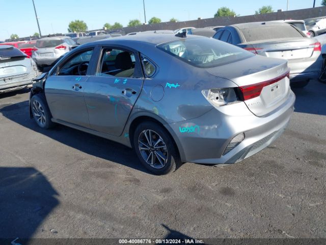 3KPF24AD3NE475881 KIA Forte Lxs