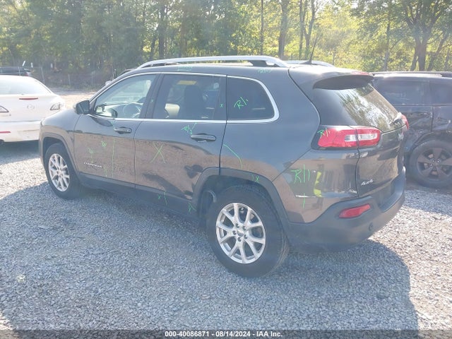 1C4PJMCS9HW582849 Jeep Cherokee Latitude 4x4