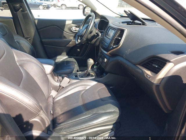 1C4PJMCS9HW582849 Jeep Cherokee Latitude 4x4