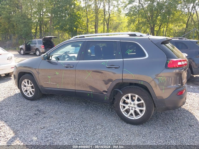 1C4PJMCS9HW582849 Jeep Cherokee Latitude 4x4