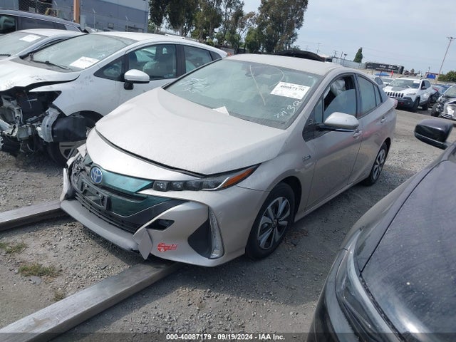 Toyota Prius Prime Premium 2018 JTDKARFP7J3091654 Image 2