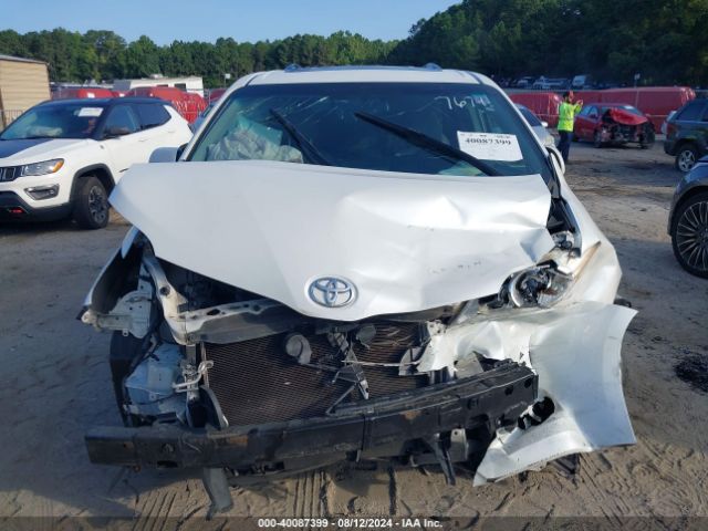 5TDYK3DC2GS747674 Toyota Sienna Xle Premium 8 Passenger