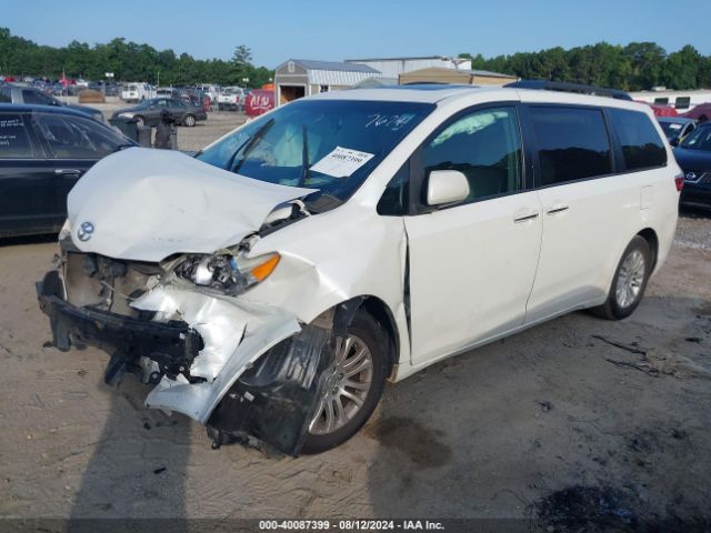 5TDYK3DC2GS747674 Toyota Sienna Xle Premium 8 Passenger