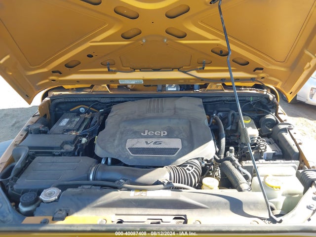 1C4BJWDG3EL292071 Jeep Wrangler Unlimited Sport