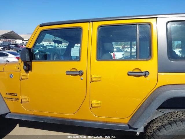 1C4BJWDG3EL292071 Jeep Wrangler Unlimited Sport