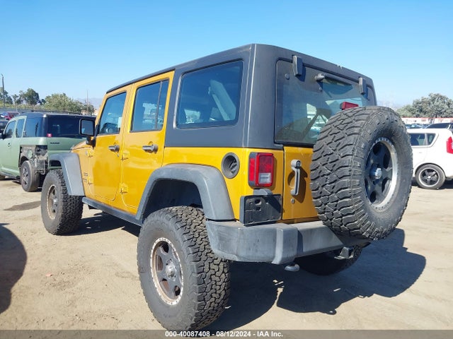 1C4BJWDG3EL292071 Jeep Wrangler Unlimited Sport