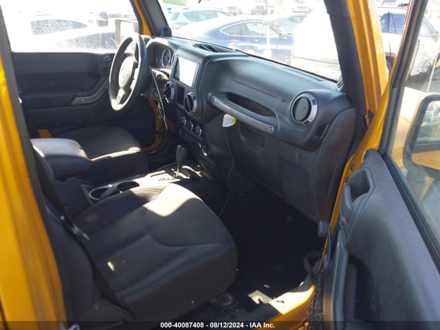 1C4BJWDG3EL292071 Jeep Wrangler Unlimited Sport
