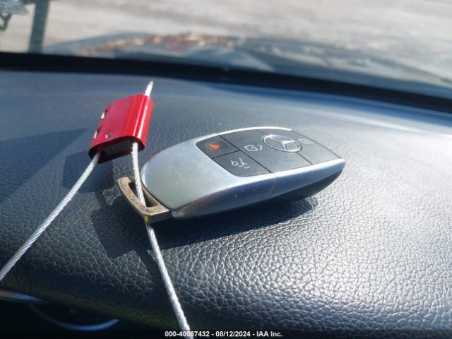 WDDWJ8EB9KF777086 Mercedes-Benz C 300 4matic