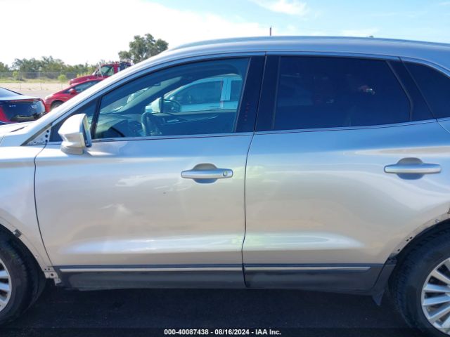 5LMCJ1D90KUL17077 Lincoln Mkc Standard