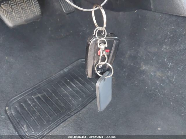 JTDKARFU6K3069409 Toyota Prius Le