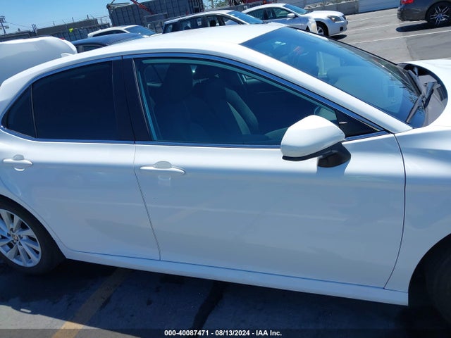 Toyota CAMRY LE 2022 4T1C11AK8NU685635 Image 13