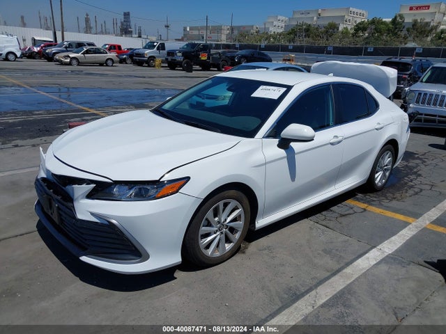 Toyota CAMRY LE 2022 4T1C11AK8NU685635 Image 2