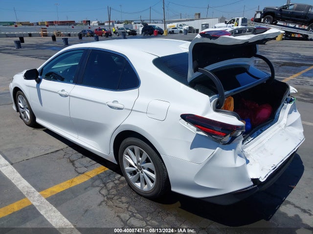Toyota CAMRY LE 2022 4T1C11AK8NU685635 Image 3