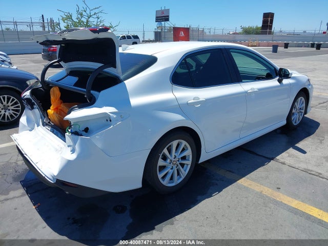 Toyota CAMRY LE 2022 4T1C11AK8NU685635 Image 4