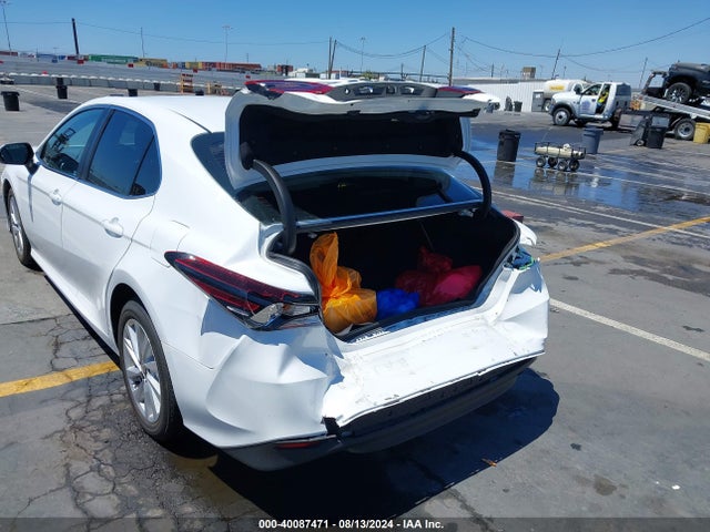 Toyota CAMRY LE 2022 4T1C11AK8NU685635 Image 6