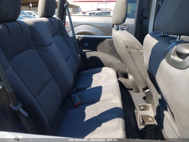 1C4GJXAN6KW545182 Jeep Wrangler Sport S 4x4