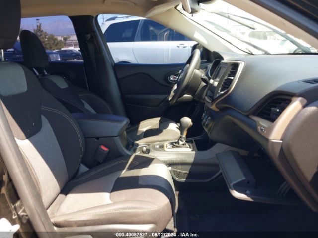 1C4PJLABXHW559562 Jeep Cherokee Sport Fwd