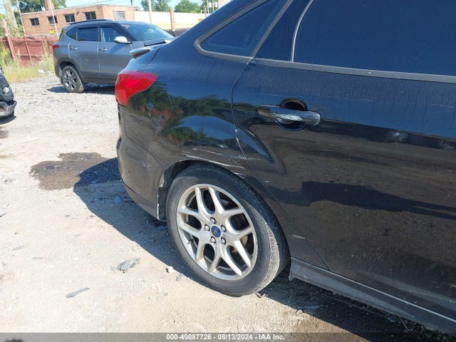 Ford FOCUS SE 2015 1FADP3F28FL299385 Image 14