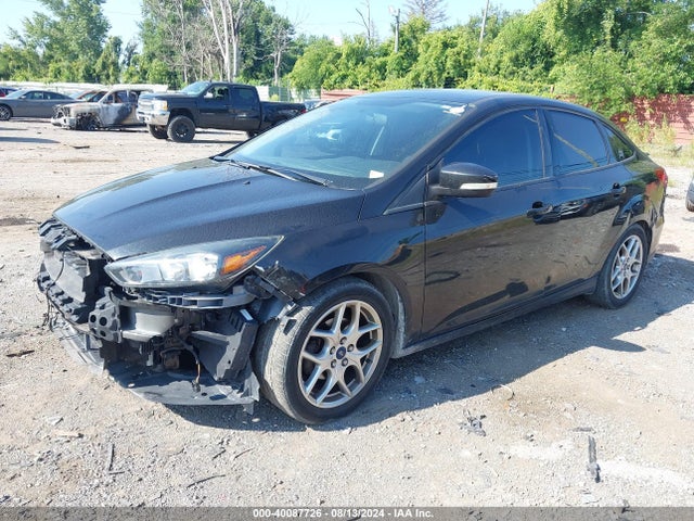 Ford FOCUS SE 2015 1FADP3F28FL299385 Image 2