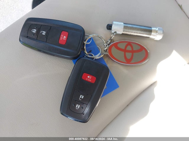 Toyota PRIUS XLE 2019 JTDKARFU2K3069262 Image 11