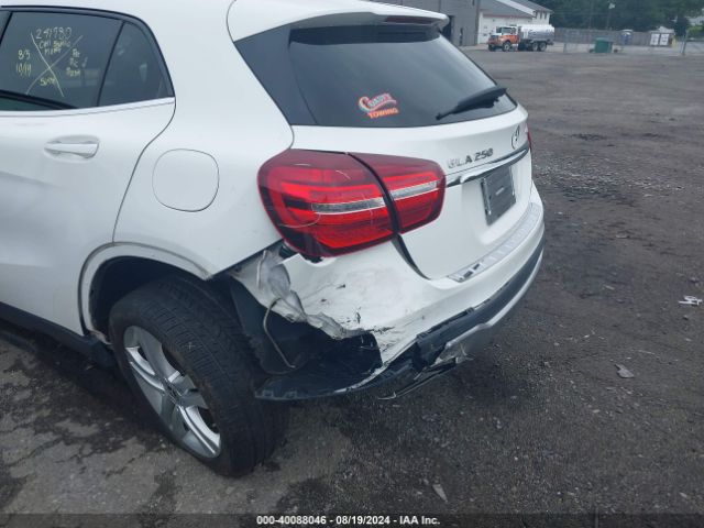 WDCTG4GB1LU028758 Mercedes-Benz Gla 250 4matic