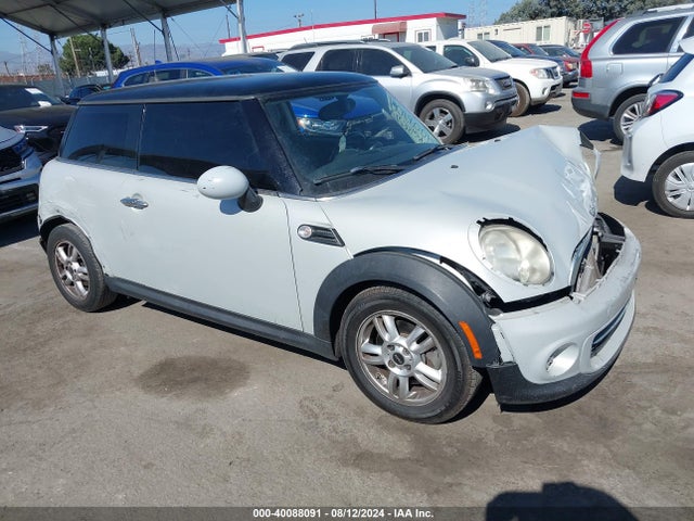 2011 MINI COOPER WMWSU3C53BT095349 Photo 0
