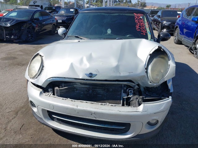 2011 MINI COOPER WMWSU3C53BT095349 Photo 5