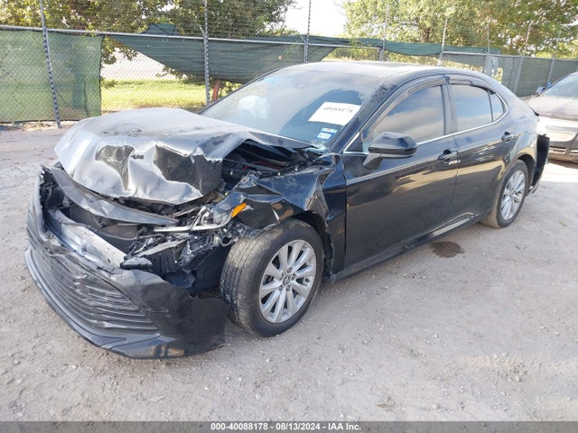 Toyota CAMRY LE 2020 4T1C11AK2LU328187 Image 2
