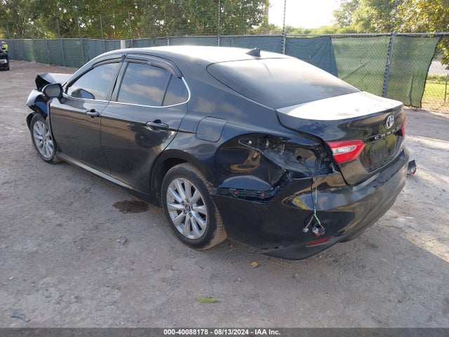 Toyota CAMRY LE 2020 4T1C11AK2LU328187 Image 3