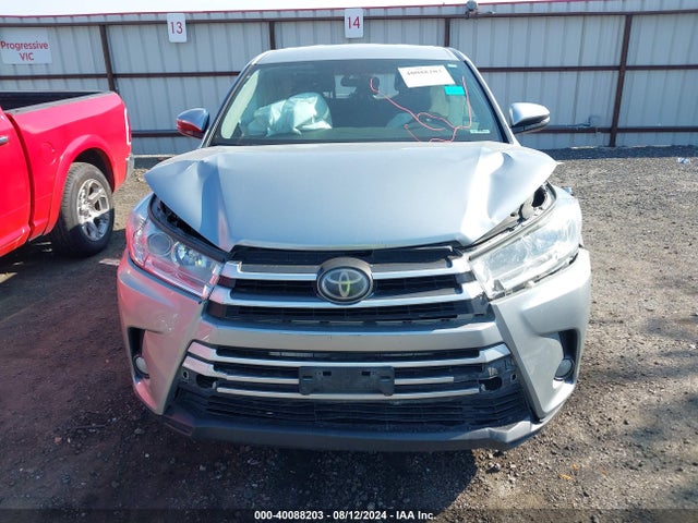 Toyota Highlander Le Plus 2017 5TDBZRFH8HS363185 Image 12