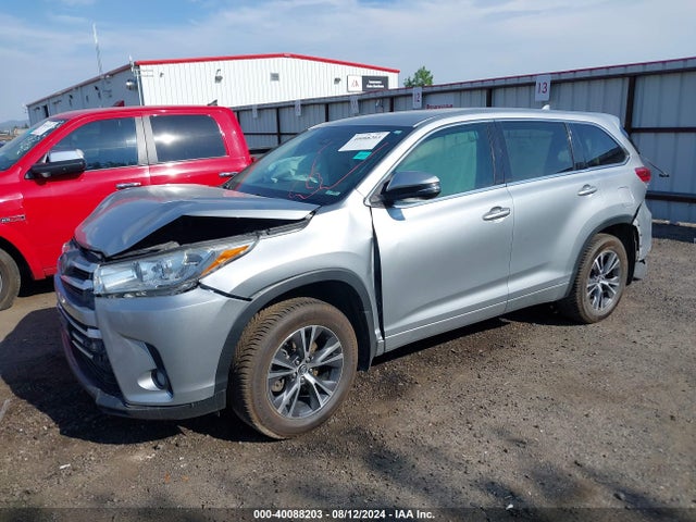 Toyota Highlander Le Plus 2017 5TDBZRFH8HS363185 Image 2