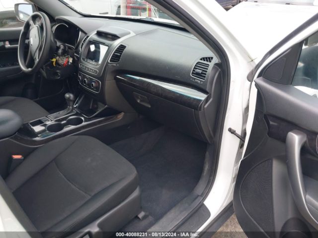 5XYKTDA7XFG658494 KIA Sorento Lx V6