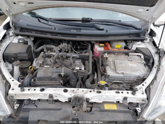 Toyota Prius C Four 2015 JTDKDTB35F1095390 Image 10