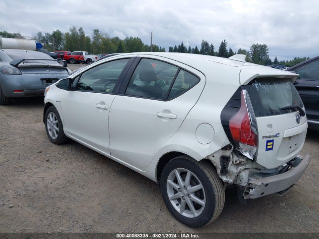 Toyota Prius C Four 2015 JTDKDTB35F1095390 Image 3