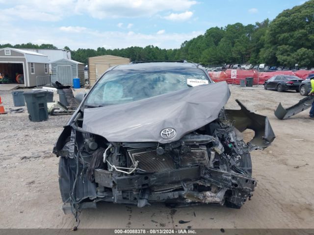 5TDYK3DCXGS713725 Toyota Sienna Xle 8 Passenger