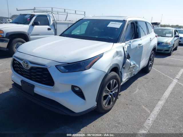 5TDHZRAH6NS550082 Toyota Highlander Xle