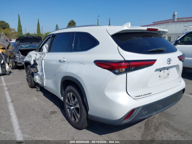 5TDHZRAH6NS550082 Toyota Highlander Xle