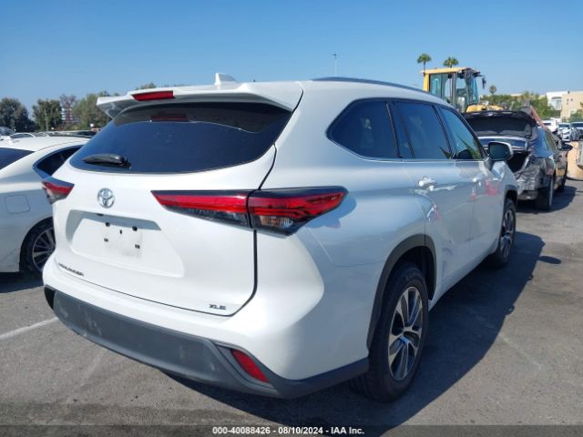 5TDHZRAH6NS550082 Toyota Highlander Xle
