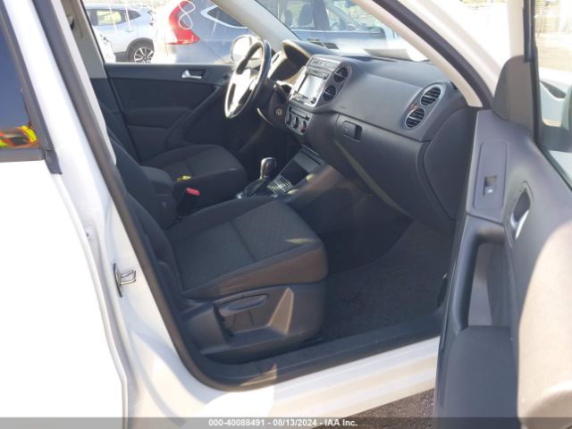 WVGAV7AXXFW615408 Volkswagen TIGUAN S