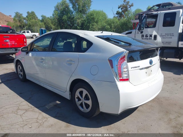 Toyota Prius Two 2015 JTDKN3DU0F0398232 Image 3