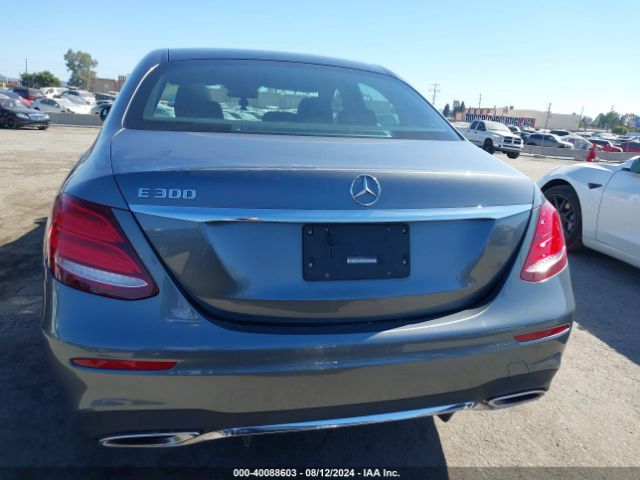 WDDZF4JB2KA528252 Mercedes-Benz E 300