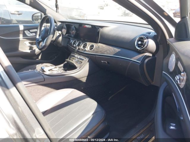 WDDZF4JB2KA528252 Mercedes-Benz E 300