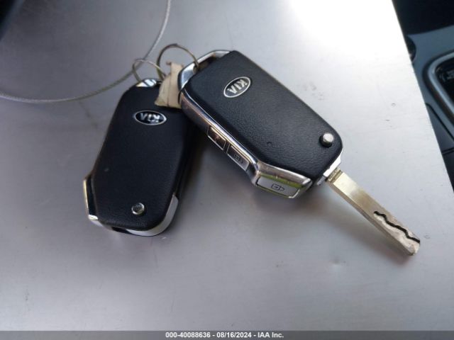 KNDEU2AA3M7106713 KIA SELTOS S